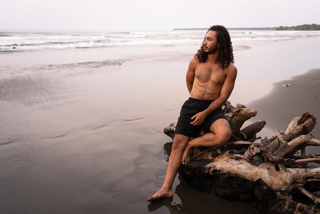 portraitshooting with dylan in cahuita, puerto viejo, playa negra
